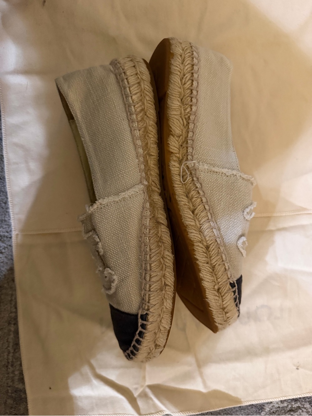 CHANEL Beige Canvas Espadrilles with Black Toe Cap and Frayed CC - Picture 5 of 6